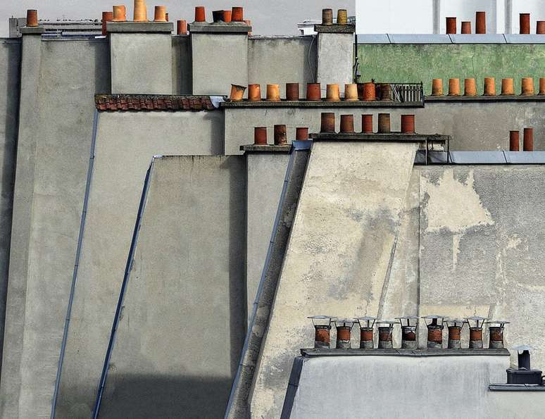 Woll lan&ccedil;ou um curioso olhar sobre os telhados de Paris