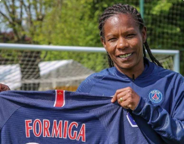 Formiga está com 41 anos e jogará no PSG por mais uma temporada.