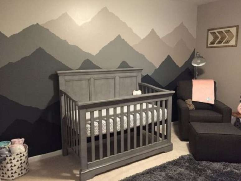 38 – Berço na cor cinza compõe a decoração de quarto simples do bebê. Fonte Pinterest