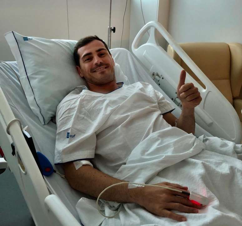 Casillas no hospital (Foto: Reprodução)