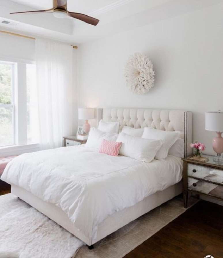 39 – Decoração clean para quarto simples de casal. Fonte Pinterest
