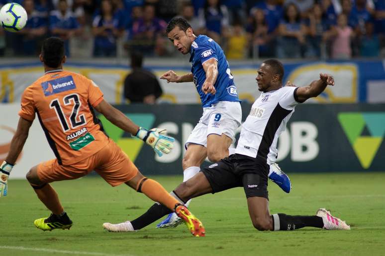 Fred, do Cruzeiro, em partida contra o Ceará válida pela segunda rodada do Campeonato Brasileiro 2019, no estádio Mineirão, em Belo Horizonte, nesta quarta- feira (1).