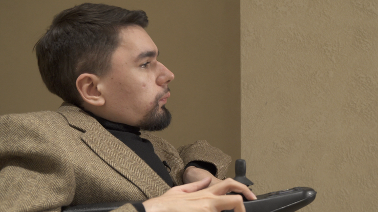 Gorbunov abusa de g&iacute;rias e palavr&otilde;es nas redes sociais, mas, na vida real, &eacute; articulado, educado e contemplativo