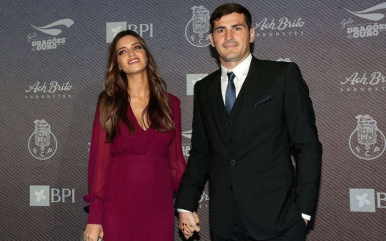 Casillas e Sara Carbonero protagonizaram bonita cena na Copa do Mundo de 2010 (Foto: Divulgação)