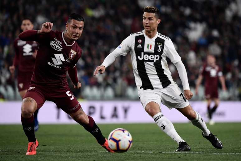 Cristiano Ronaldo em campo pela Juve (Foto: AFP)