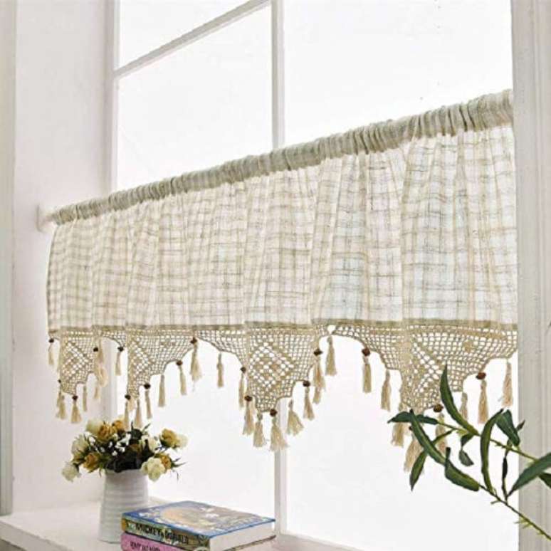 4- A cortina de crochê para cozinha é delicada e romântica. Fonte: Amazon UK