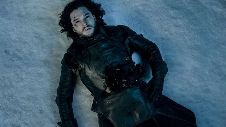 Muitas pessoas ficaram chocadas quando o personagem Jon Snow (Kit Harington) foi traído por seus próprios companheiros na 5ª temporada