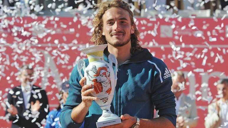 O grego Stefanos Tsitsipas ganhou o Torneio de Estoril e será o novo melhor tenista do mundo no próximo ranking da ATP