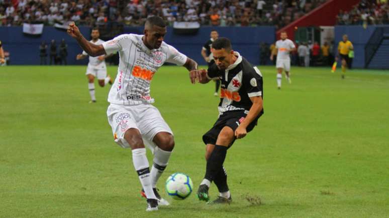 Empate ficou de bom tamanho para o Corinthians na Arena da Amazônia (Foto: SANDRO PEREIRA/PHOTO PREMIUM)