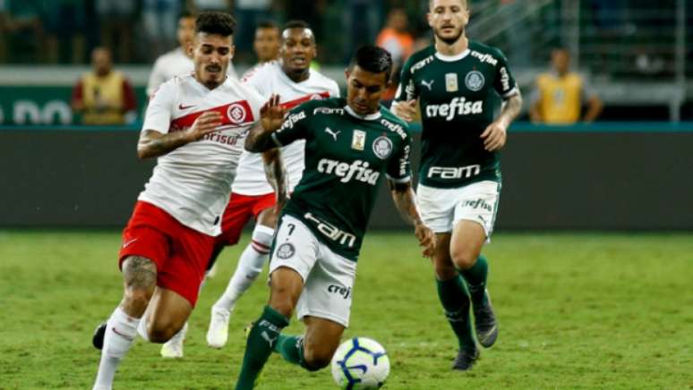O Palmeiras de Dudu deixou de ficar com a bola desde a metade do primeiro tempo e sofreu (Luis Moura/WPP)