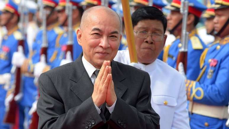 Norodom Sihamoní é rei do Camboja