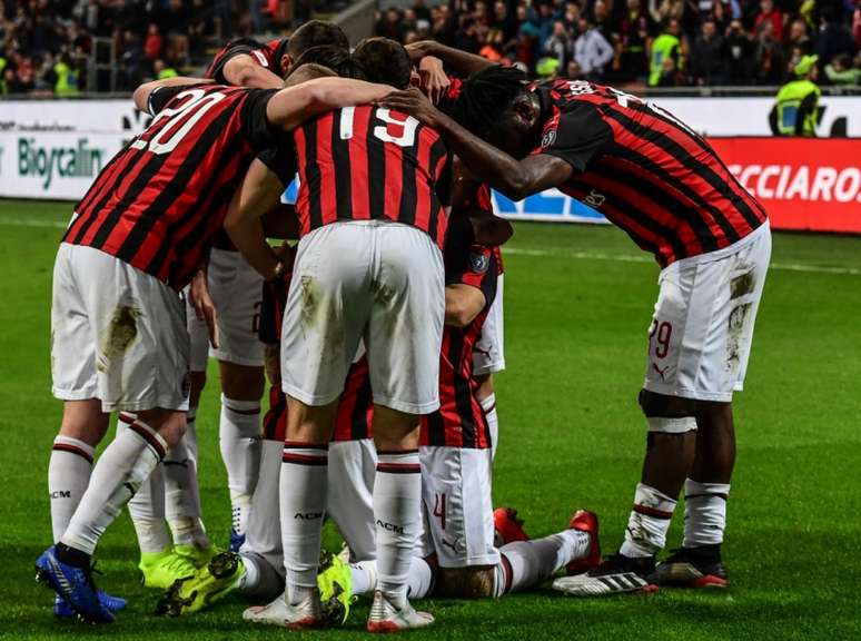 Milan derrota o Bologna e encosta no G4 do Campeonato Italiano (Foto: AFP)
