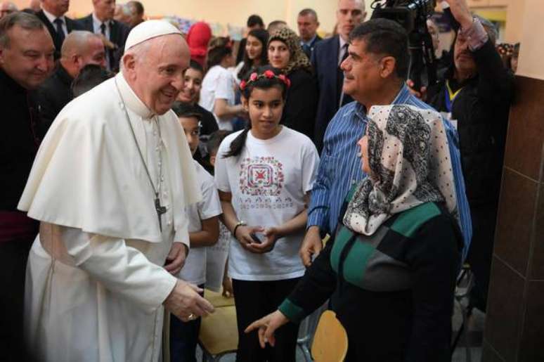 Papa se reúne com refugiados em Sofia, capital da Bulgária