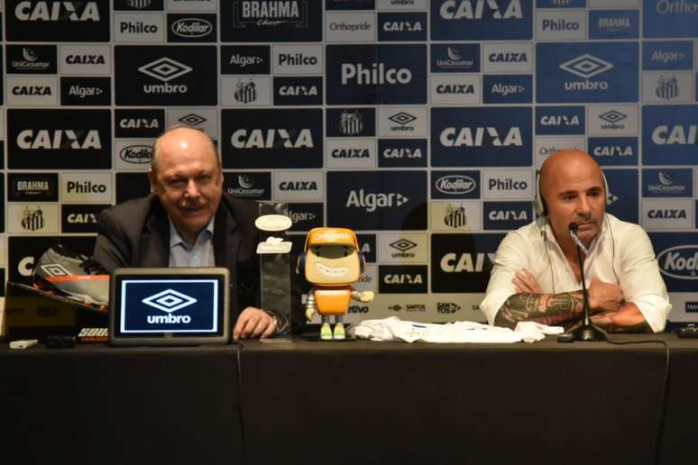 Peres disse que clubes do mundo querem contar com o técnico Jorge Sampaoli (Ivan Storti/Santos FC)