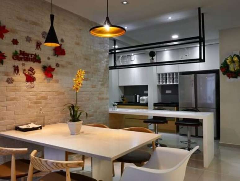 18- A casa de tijolo ecológico produz efeitos decorativos nos ambientes internos. Fonte: ConstruindoDecor