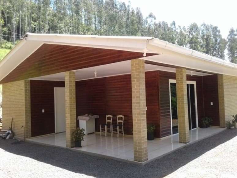 14- A construção de casa com tijolo ecológico não produz resíduos. Fonte: Radio Aliança