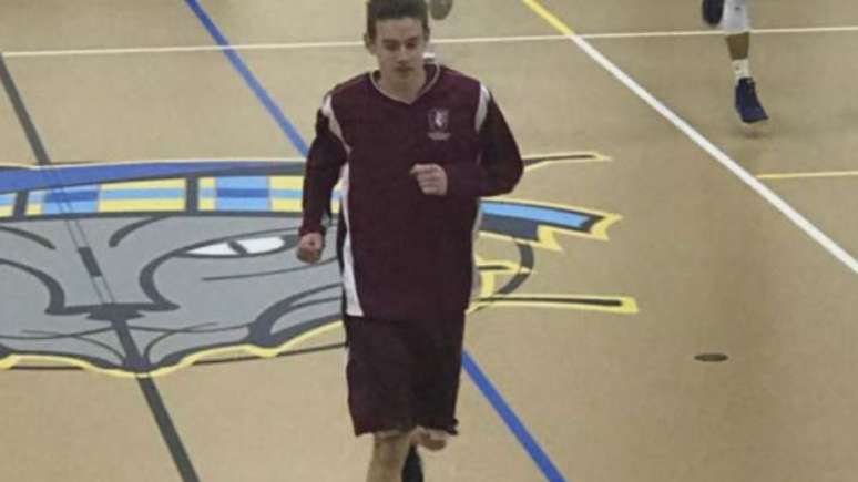 Kunkel foi proibido tamb&eacute;m de jogar basquete na escola