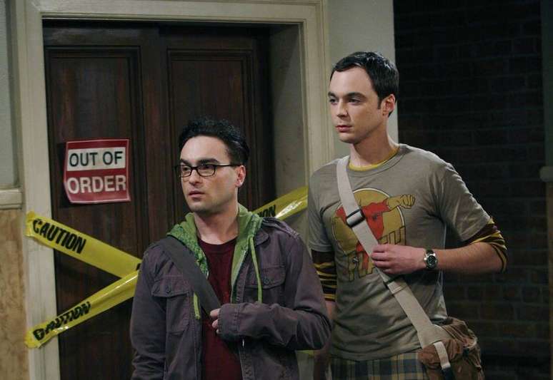 Os atores Johnny Galecki e Jim Parsons no papel de Leonard e Sheldon.