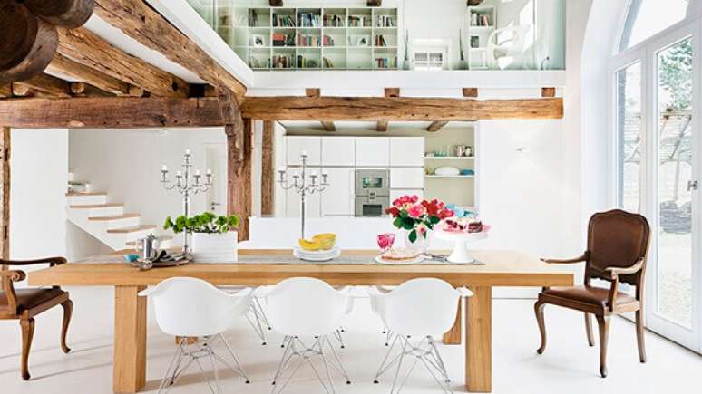 5- A casa r&uacute;stica moderna mistura diversos elementos. Fonte: Westwing