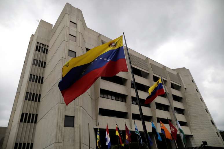 Bandeira da Venezuela em frente &agrave; Suprema Corte do pa&iacute;s em Caracas
08/05/2019 REUTERS/Ueslei Marcelino
