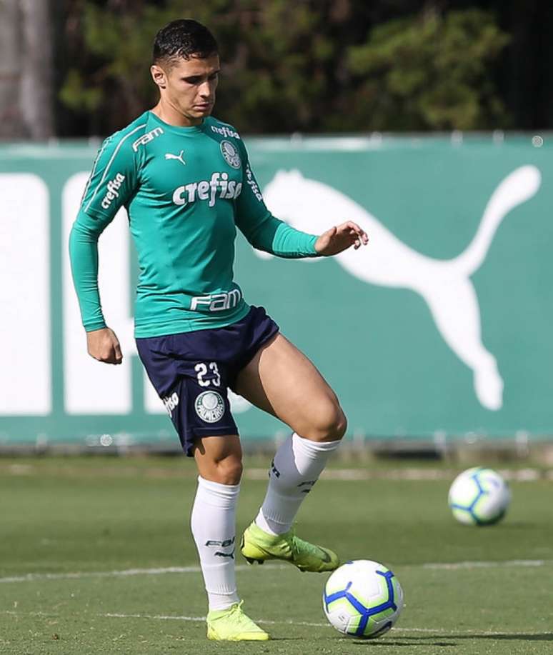 Raphael Veiga vem tendo oportunidades no Palmeiras (FOTO: Agência Palmeiras/Divulgação)