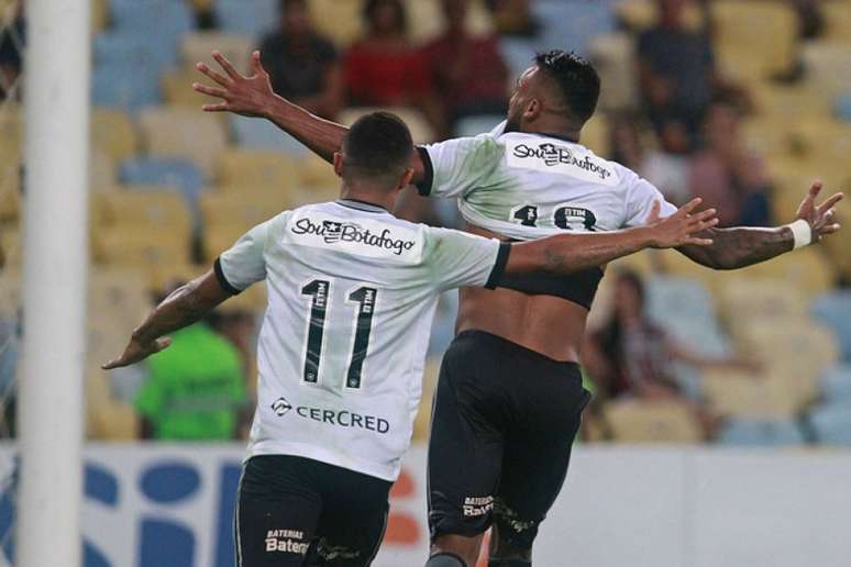 Alex Santana comemora o gol da vitória do Botafogo sobre o Fluminense (Foto Vítor Silva/Botafogo)