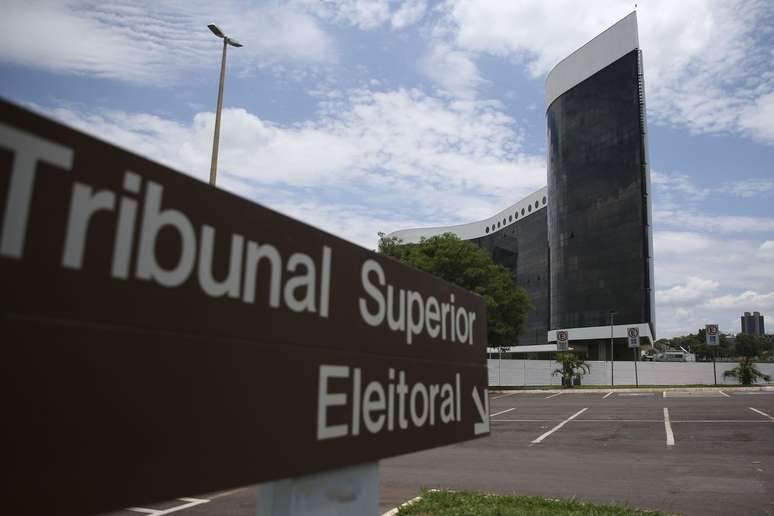 A fachada do Tribunal Superior Eleitoral, em Brasília