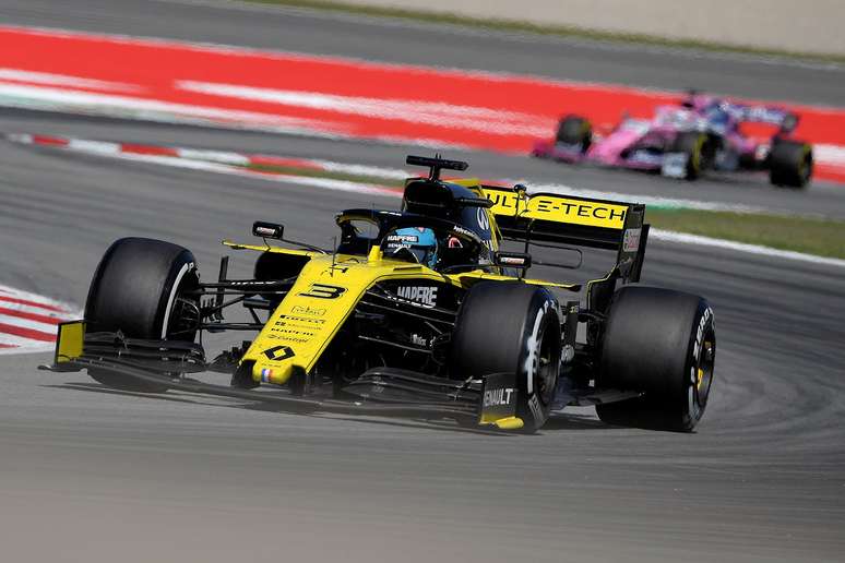 Fora dos pontos, Ricciardo se diz “frustrado” com estratégia da Renault