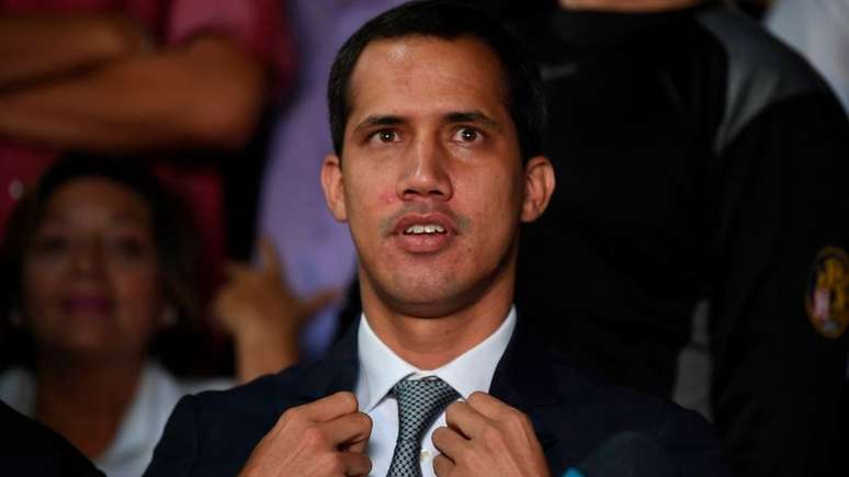 O líder da oposição, Juan Guaidó, anunciou uma 'ofensiva final' contra Maduro, mas não conseguiu derrubar o presidente
