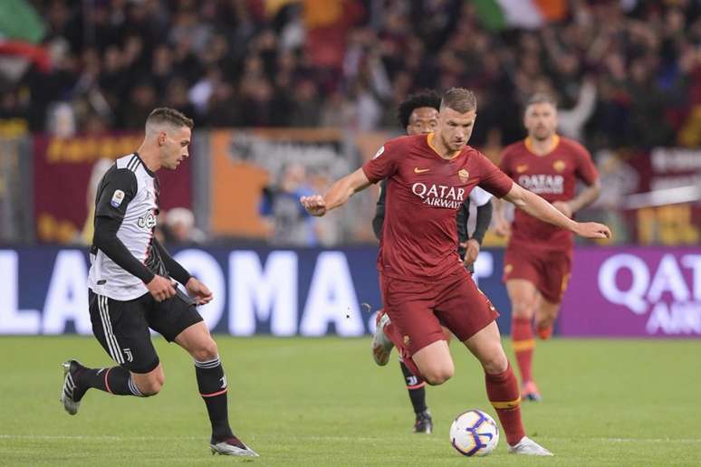 Dzeko marcou um dos gols da Roma neste domingo (Divulgação)