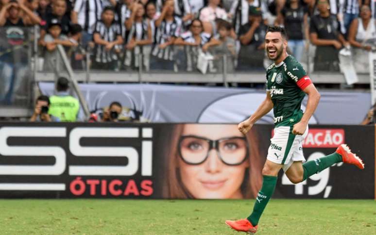 Bruno Henrique fez dois e deu a vitória ao Palmeiras, neste domingo (Foto: GUSTAVO RABELO PHOTOPRESS)