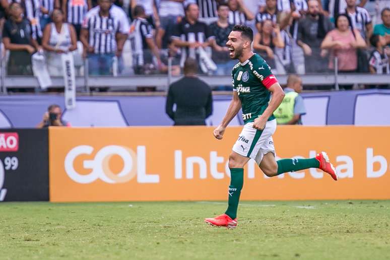 Bruno Henrique, do Palmeiras, comemora após marcar gol na partida contra o Atlético Mineiro, válida pela quarta rodada do Campeonato Brasileiro 2019, no Estádio Mineirão, em Belo Horizonte