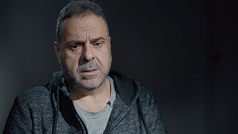 No mesmo dia em que voltava ao trabalho depois do s&eacute;timo atropelamento, Javier presenciou novo suic&iacute;dio (Imagens: Derrick Evans/BBC)