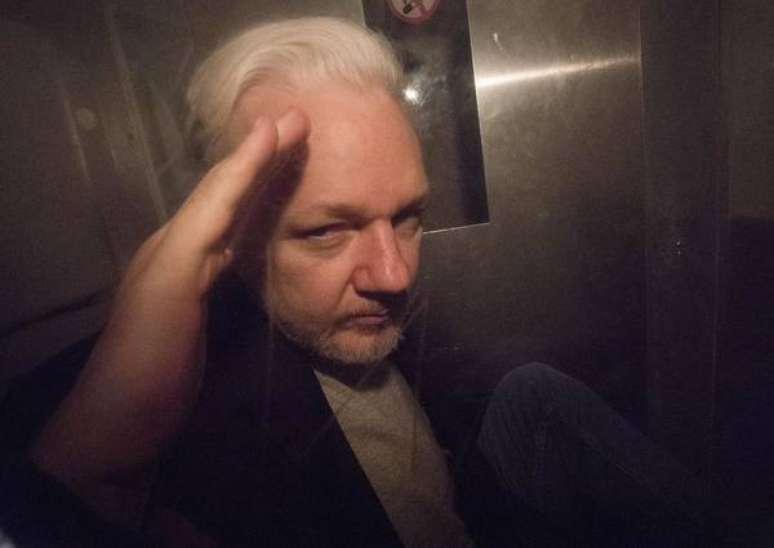Julian Assange teve seu asilo revogado pelo Equador em abril passado