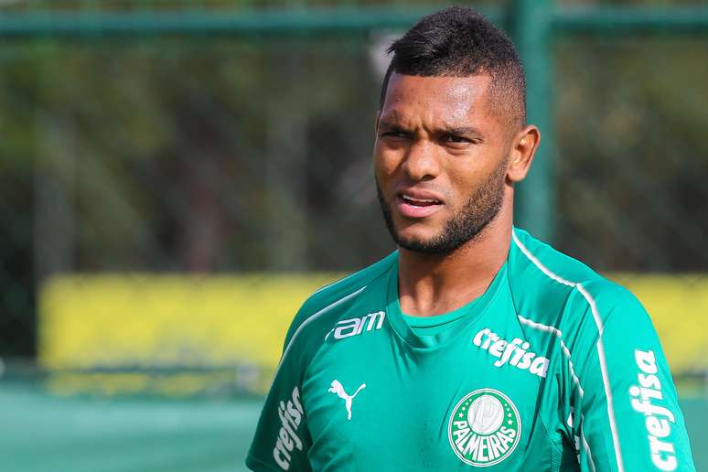 Borja, jogador do Palmeiras, durante treino realizado na Academia de Futebol do clube, na Zona Oeste da capital paulista