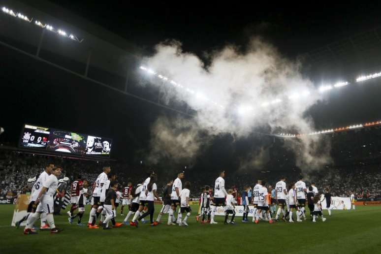 No ano passado, o Corinthians teve casa cheia no jogo contra o Flamengo pela semifinal da Copa do Brasil (Foto: Marco Galvão/Fotoarena/Lancepress!)