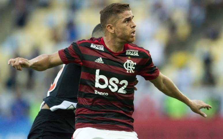 Cuéllar diz desconhecer propostas para sair do Flamengo(Foto: Celso Pupo/Fotoarena)