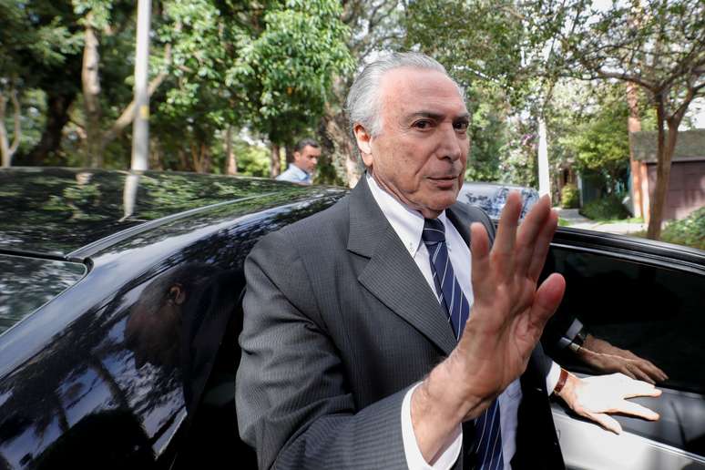 Ex-presidente Michel Temer chega em casa após ser libertado da prisão por decisão judicial
15/05/2019 REUTERS/Marcelo Chello