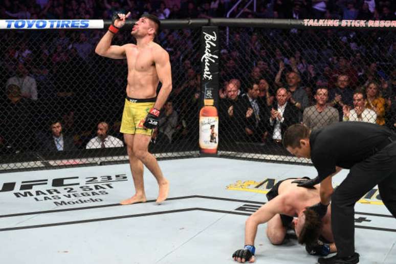 Vicente Luque agora terá pela frente o estreante Derrick Krantz no card do UFC Rochester (Foto: Getty Images)