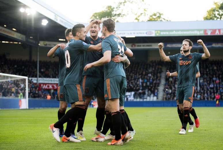 Ajax venceu o título holandês pela 34ª vez (Foto: AFP)