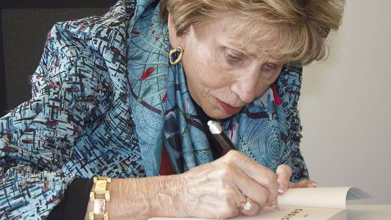 Em "A Bailarina de Auschwitz", Edith faz uma jornada reflexiva sobre escolhas e vulnerabilidade