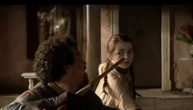 Arya Stark em sua primeira aula de espada