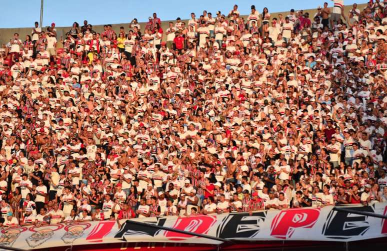 Morumbi deve ter mais de 50 mil torcedores para apoiar o time contra o Bahia (Foto: Bruno Ulivieri/Ofotografico)