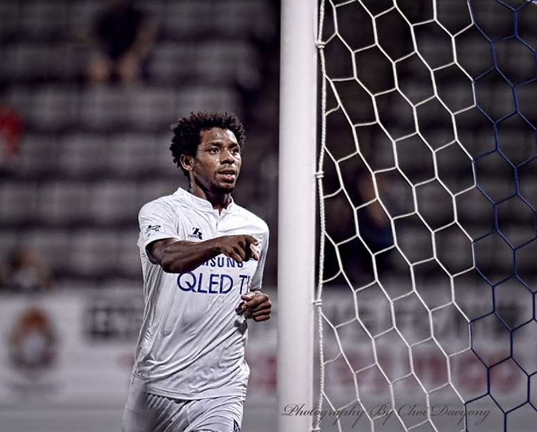 Waguininho foi um dos destaques do time na temporada passada com 10 gols (Foto: Divulgação/Suwon Bluewings)