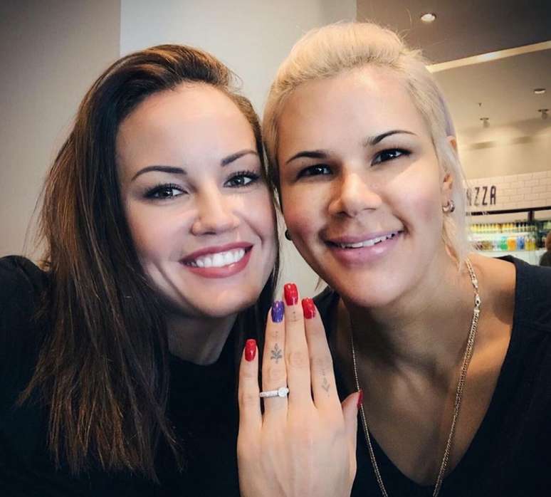 Mayssa e a noiva holandesa Nikita Ramona (Foto: Divulgação/ Instagram)