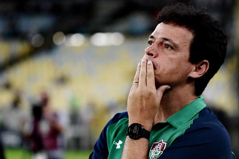 O técnico Fernando Diniz, do Fluminense, em partida contra o Cruzeiro, válida pelas oitavas de final da Copa do Brasil 2019, no estádio do Maracanã, na zona norte do Rio de Janeiro