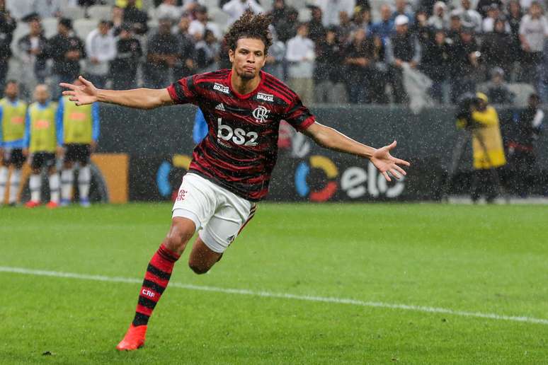 Willian Arão comemora seu gol durante a partida entre Corinthians x Flamengo, realizada na Arena Corinthians, válida pelas oitavas de final da Copa do Brasil 2019.