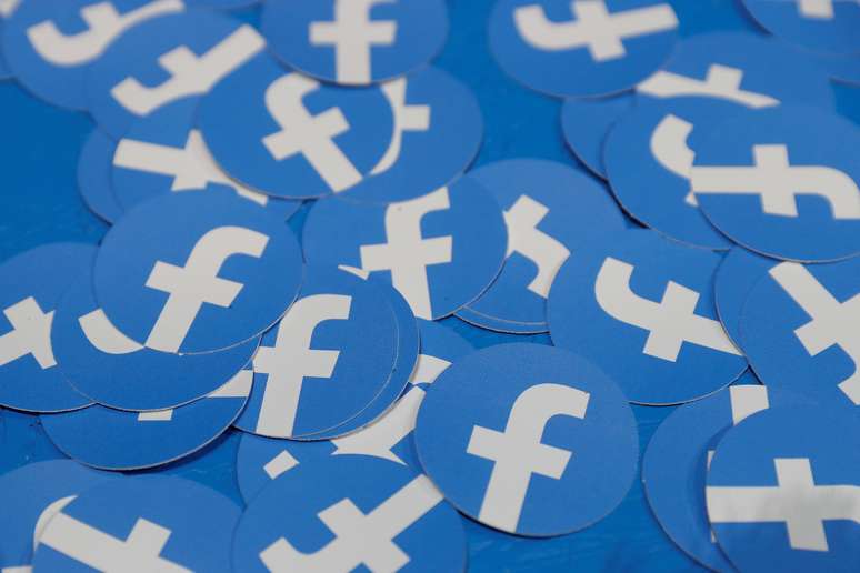 Flips com logotipo do Facebook durante evento na Califórnia. 30/4/2019.  REUTERS/Stephen Lam