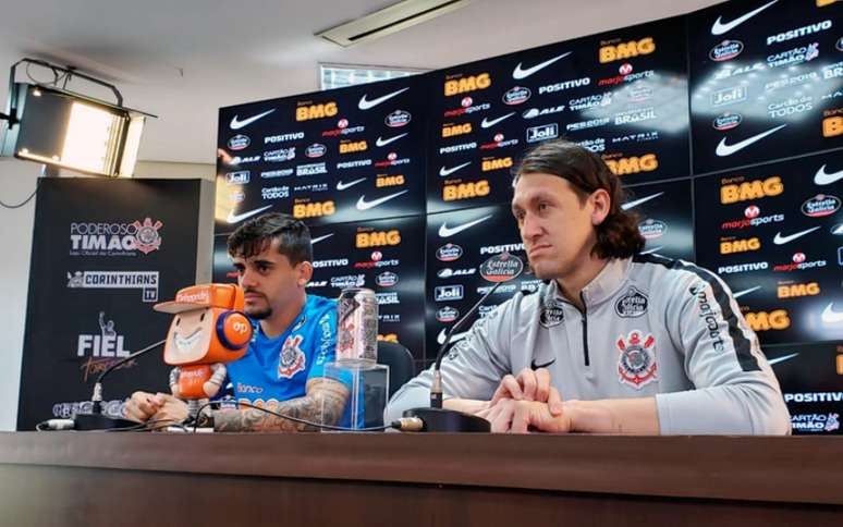 Defensores do Corinthians deram entrevista coletiva no CT Joaquim Grava (Foto: Divulgação/Twitter)