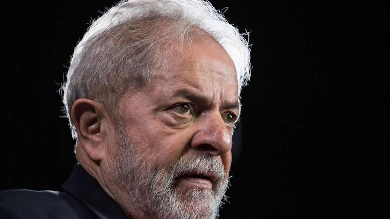 Depois de matéria crítica a Lula, Rohter teve seu visto revogado pelo governo em 2004, mas medida foi revertida após repercussão